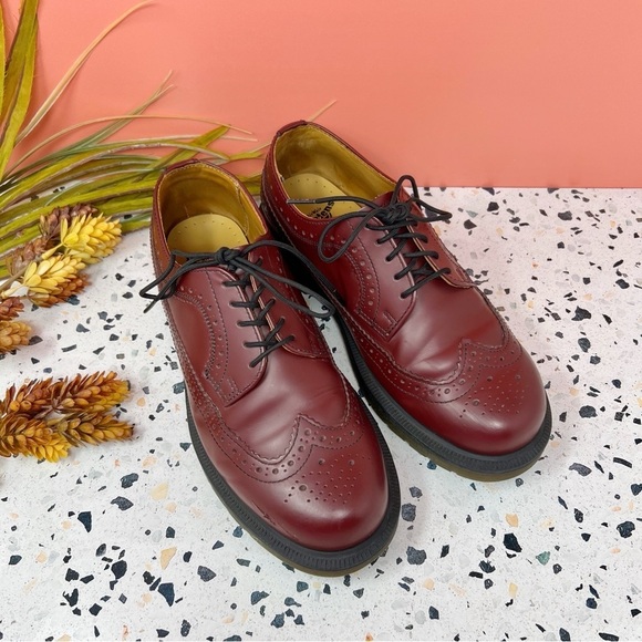 Leather Brogue 3989 Cherry Red Smooth Martens 3989 Brogue Lace Up